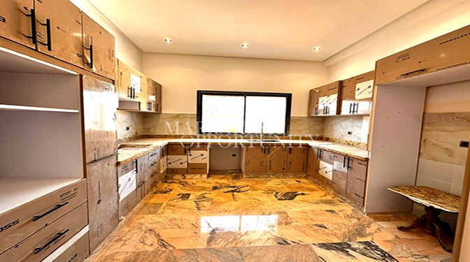 Villa avec piscine à vendre sur la route d’Agadir