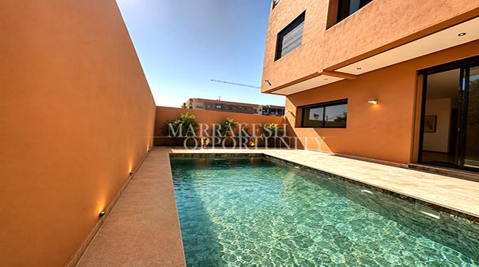 Villa avec piscine à vendre sur la route d’Agadir