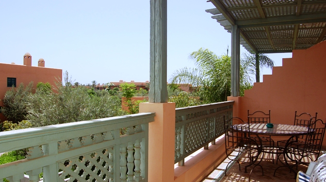 Appartement meublé à la palmeraie avec une grande terrasse