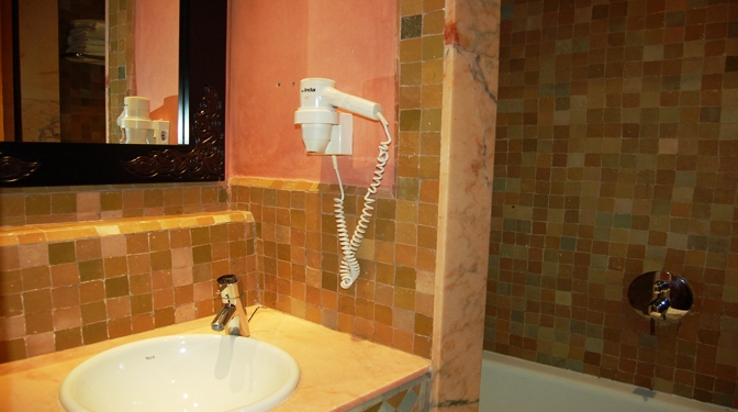 Appartement meublé à la palmeraie avec une grande terrasse