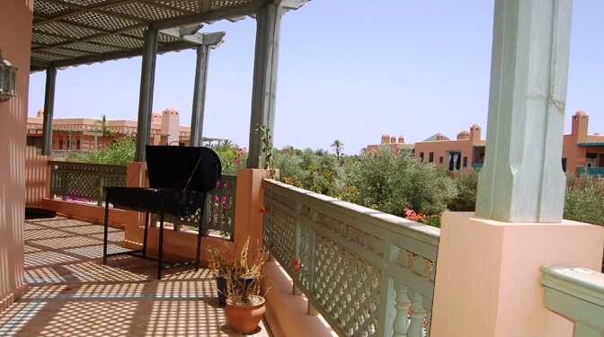 Appartement meublé à la palmeraie avec une grande terrasse