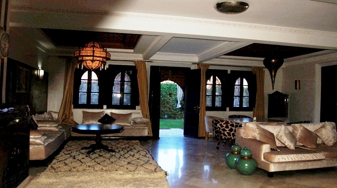 Furnished Villa for Sale with Pool in Palmeraie