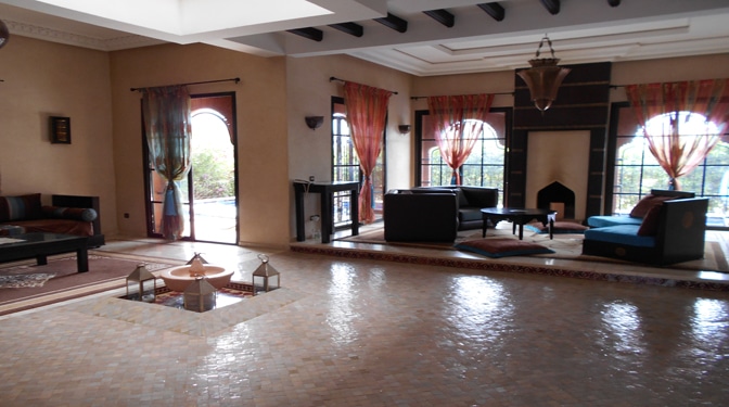 Vente villa authentique sur la route de Fés