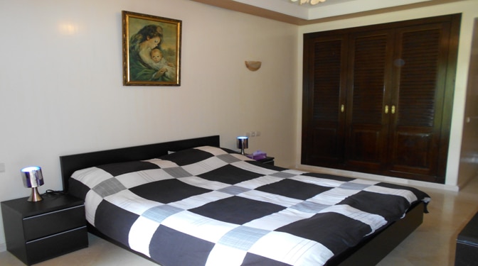 Appartement avec terrasse en Location longue durée - Photo 10