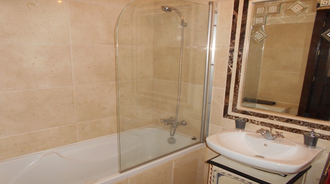 Appartement avec terrasse en Location longue durée - Photo 9