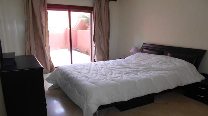 Appartement avec terrasse en Location longue durée - Photo 3