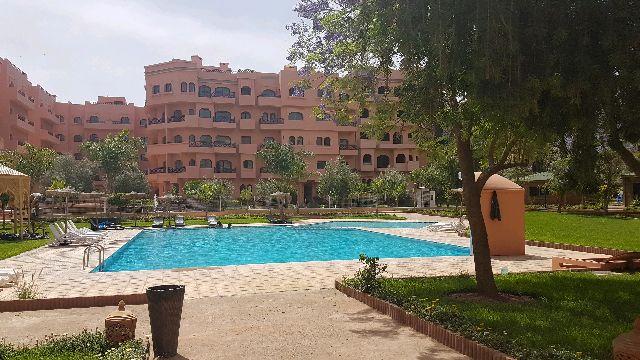 location appartement avec vue piscine