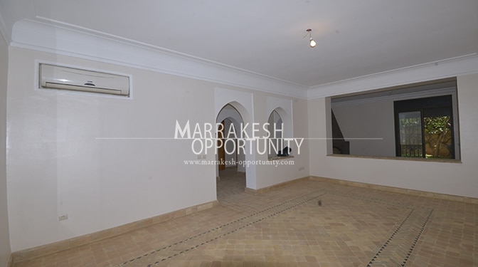 Location petite villa vide au quartier résidentiel targa