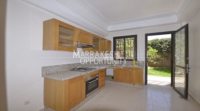 Location petite villa vide au quartier résidentiel targa