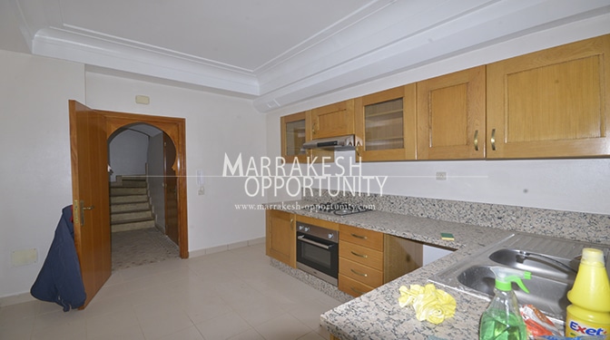 Location petite villa vide au quartier résidentiel targa