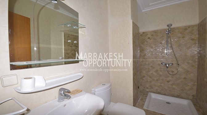 Location petite villa vide au quartier résidentiel targa