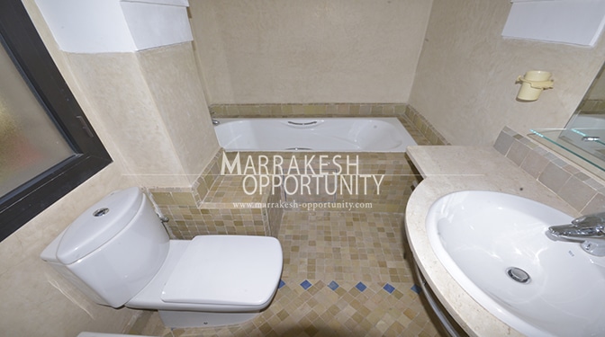 Location petite villa vide au quartier résidentiel targa