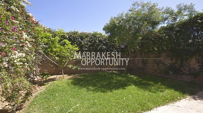 Location petite villa vide au quartier résidentiel targa