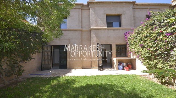 Location petite villa vide au quartier résidentiel targa