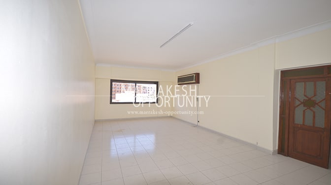 Location bureau situé sur la route de casa