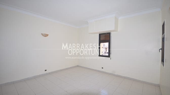 Location bureau situé sur la route de casa