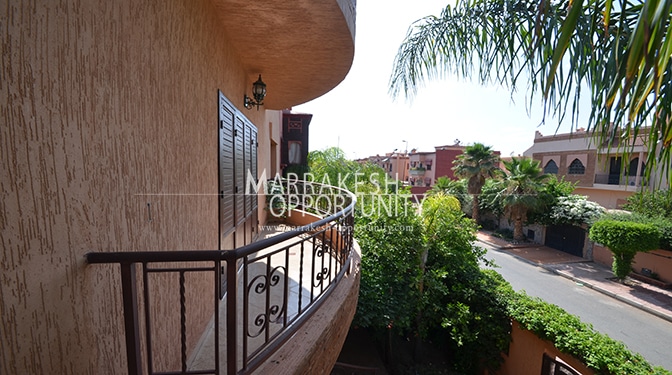 Location villa vide sur la route de casa