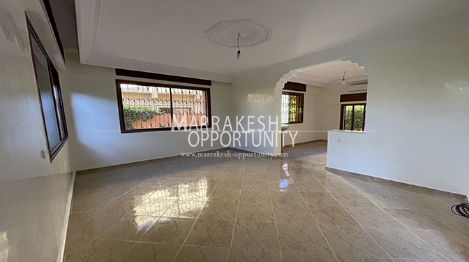 Location villa vide sur la route de casa