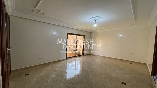 Location villa vide sur la route de casa