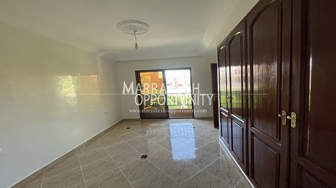 Location villa vide sur la route de casa