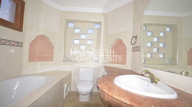 Location villa avec jardin et piscine privatif