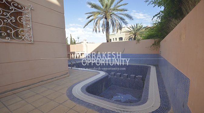 Location villa avec jardin et piscine privatif