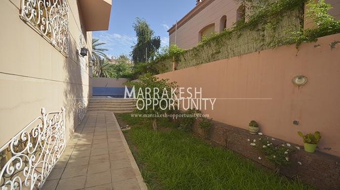 Location villa avec jardin et piscine privatif