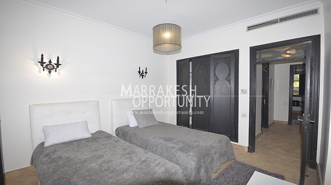 Location villa meublée avec piscine et jardin privé