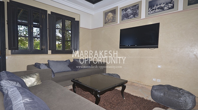 Location villa meublée avec piscine et jardin privé