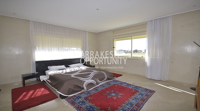 Villa moderne avec vue sur le golf à Marrakech en location