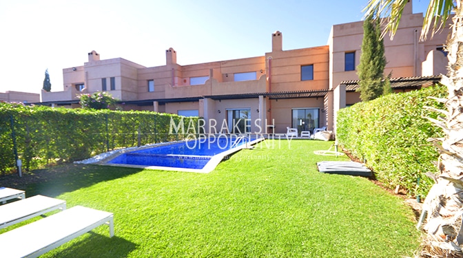 Villa de standing sur un domaine prestigieux avec golf