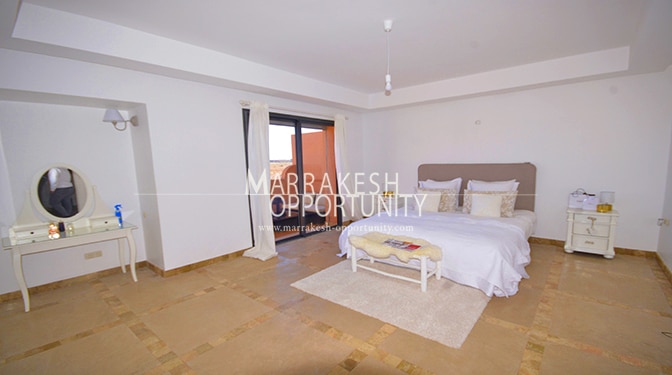 Villa de standing sur un domaine prestigieux avec golf