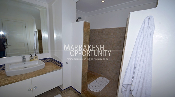 Villa de standing sur un domaine prestigieux avec golf