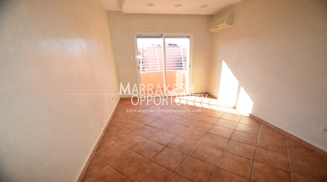 Location appartement vide situé au cœur de la ville