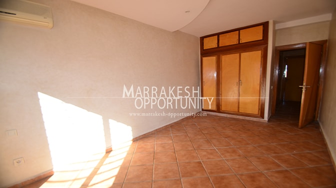 Location appartement vide situé au cœur de la ville