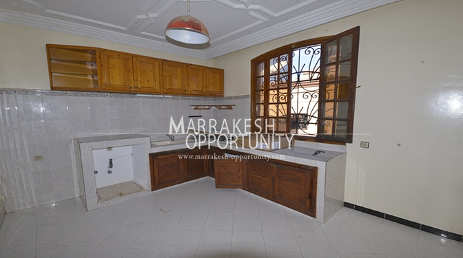 Location villa vide idéalement situé sur la route de casa