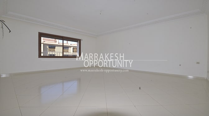 Location appartement vide trois chambres avec terrasses