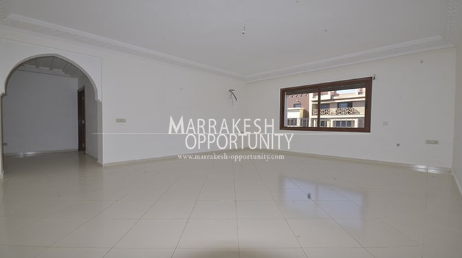 Location appartement vide trois chambres avec terrasses