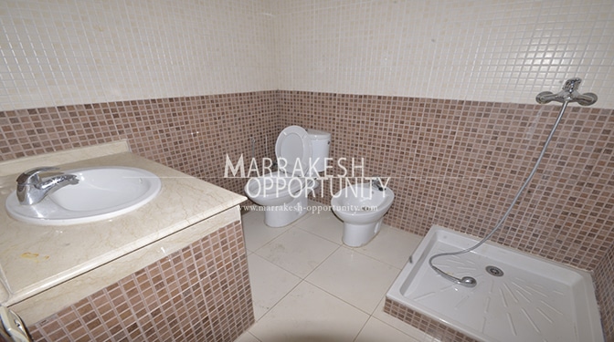 Location appartement vide trois chambres avec terrasses