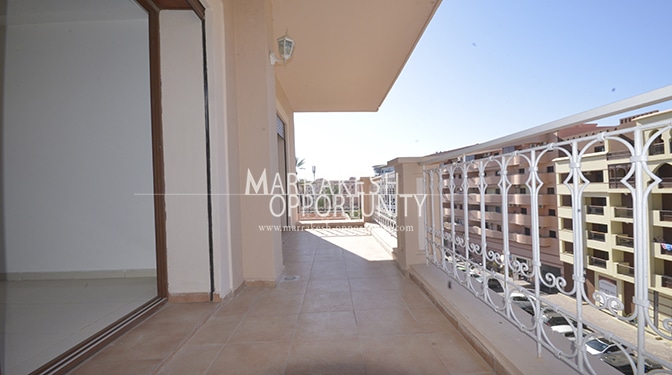 Location appartement vide trois chambres avec terrasses