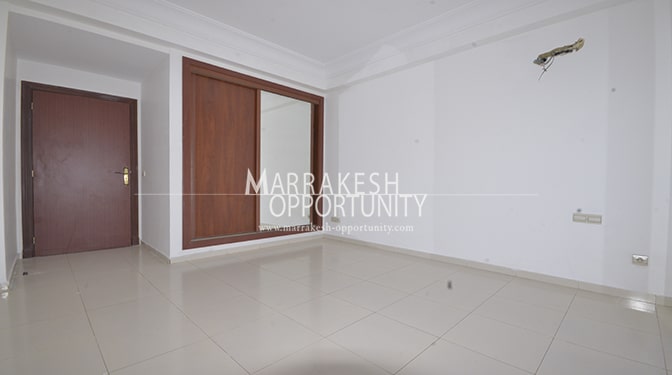 Location appartement vide trois chambres avec terrasses