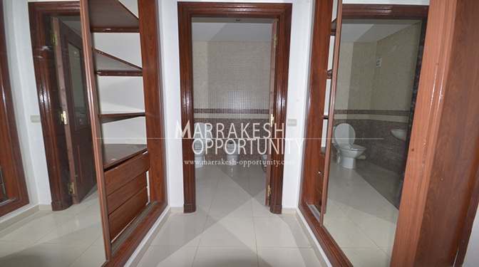 Location studio vide