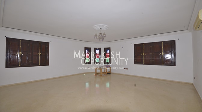 Commercial Space for Long-term Rental in Targa