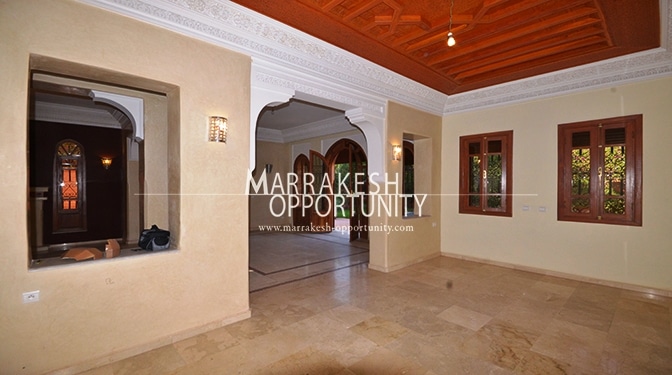 Location villa avec piscine et jardin