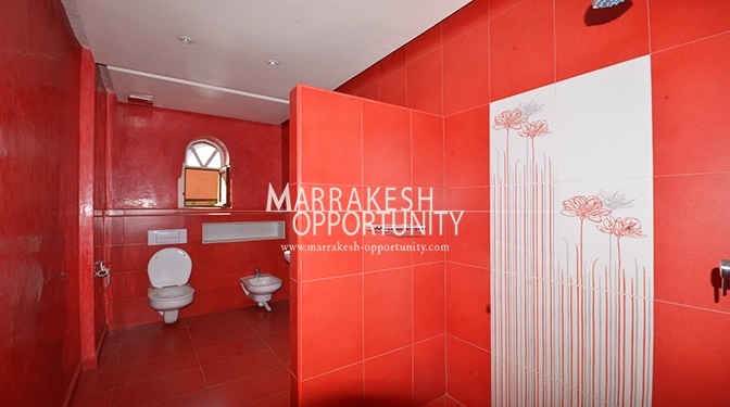 Location villa avec piscine et jardin