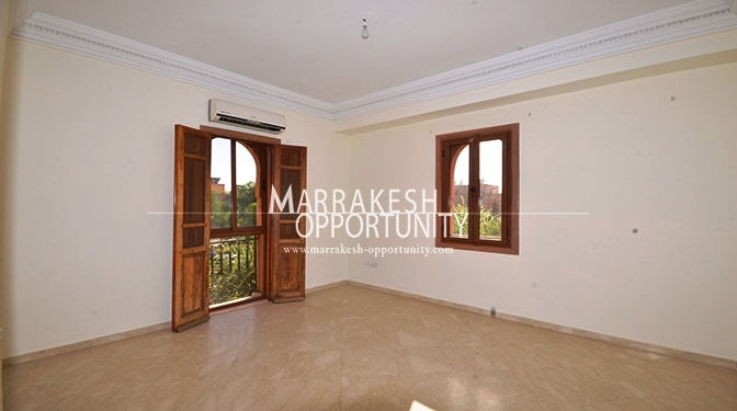 Location villa avec piscine et jardin