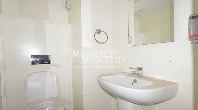 Location d un magasin bien situé à Guéliz