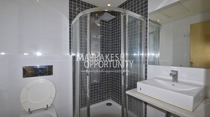 Location studio vide