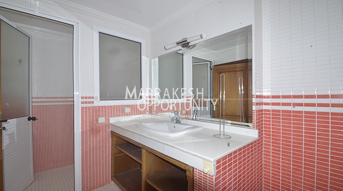 Location villa sur 3 niveaux au sous-sol une double cuisine