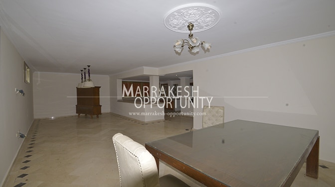 Location villa sur 3 niveaux au sous-sol une double cuisine